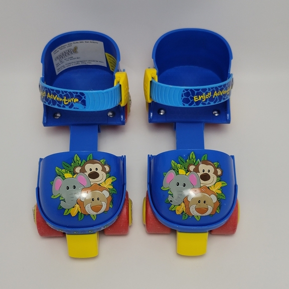 Flying Wheels Kids Adjustable Quad Grow With Me Training Roller Skate - Picture 8 of 14